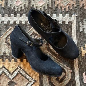 Suede Flamenco/Folklorico Dance Shoes